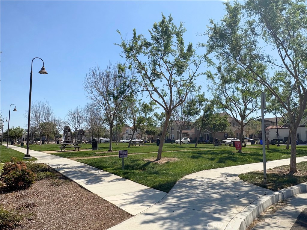 2848 E Berry Loop Privado