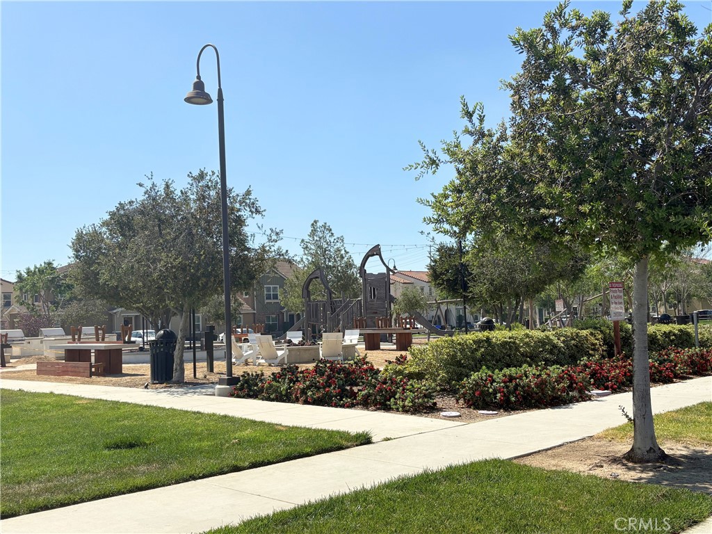 2848 E Berry Loop Privado