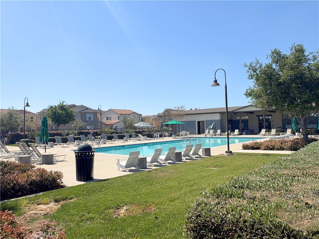 2848 E Berry Loop Privado