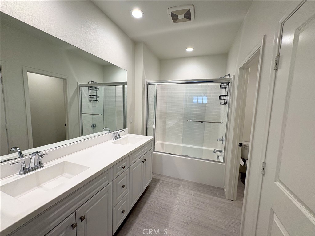 2848 E Berry Loop Privado