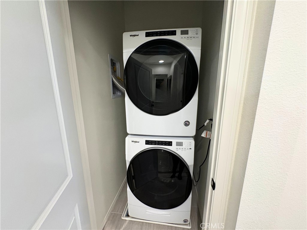 2848 E Berry Loop Privado