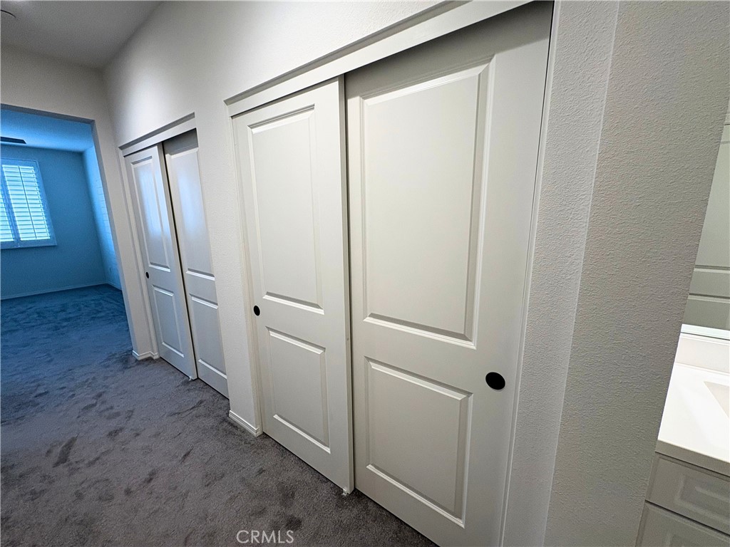 2848 E Berry Loop Privado