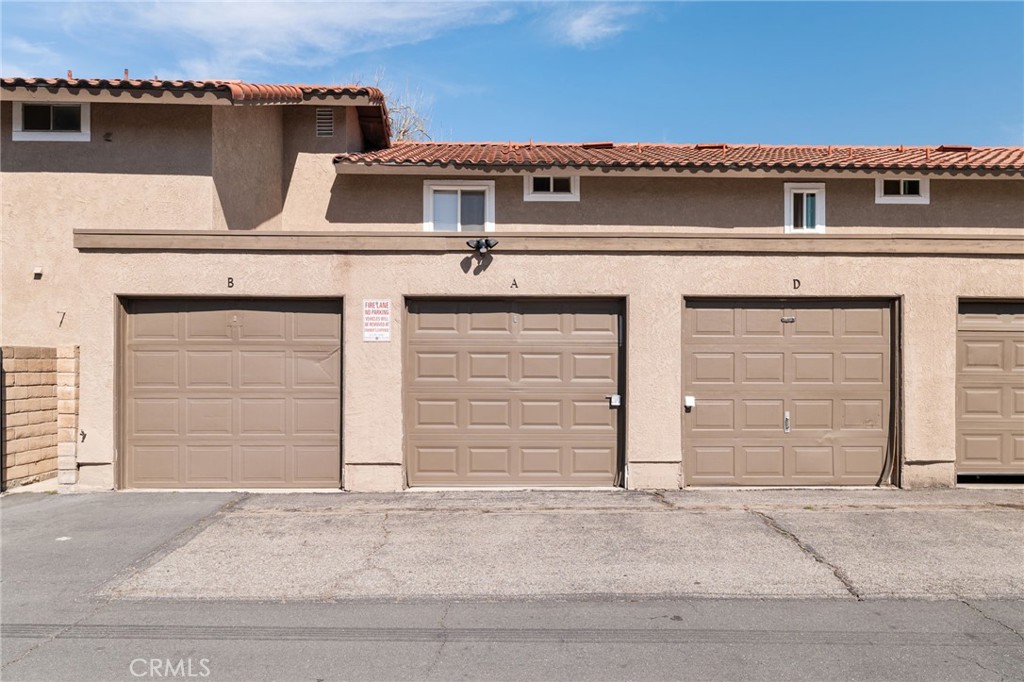 3645 Country Oaks