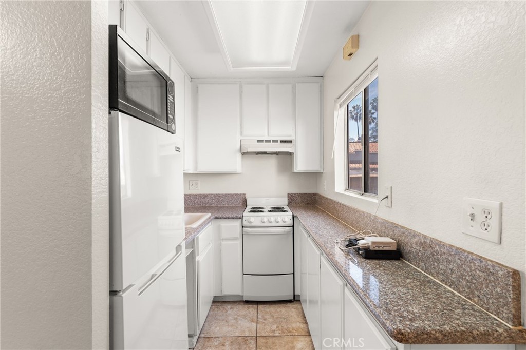 3645 Country Oaks