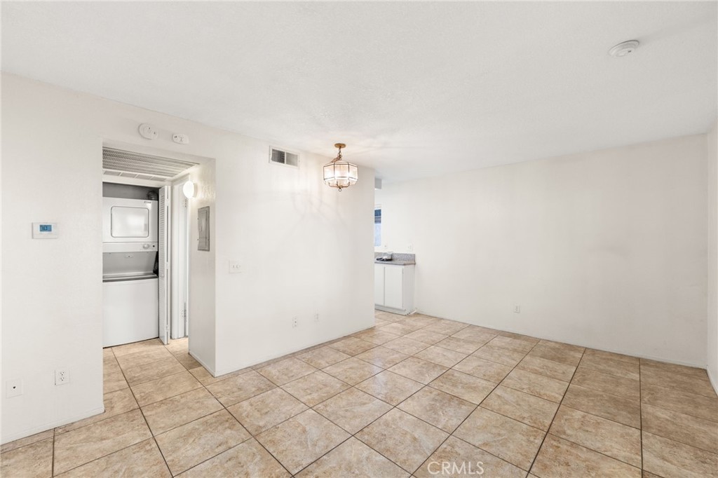 3645 Country Oaks
