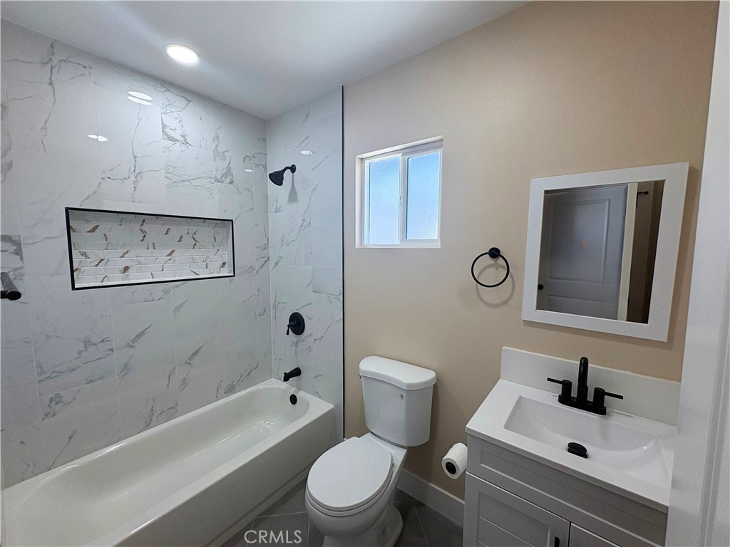 1156 W Stoneridge Court D