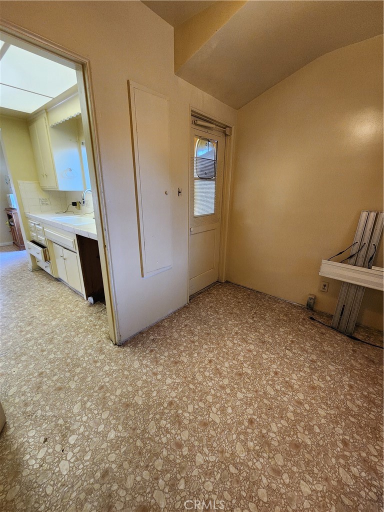 427 W 6th