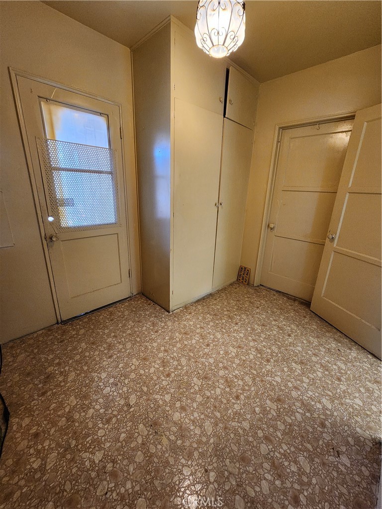 427 W 6th