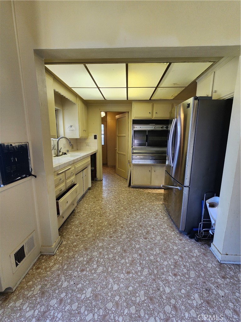 427 W 6th