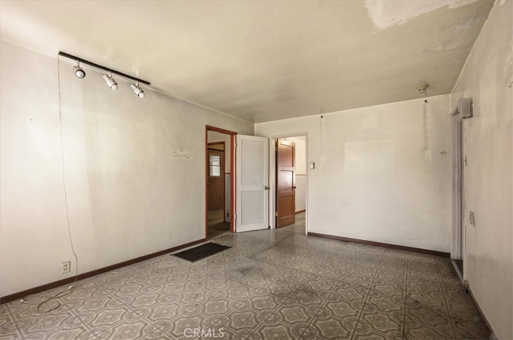 249 N 10th