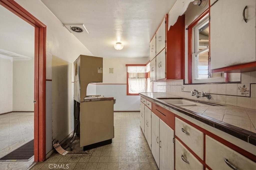 249 N 10th