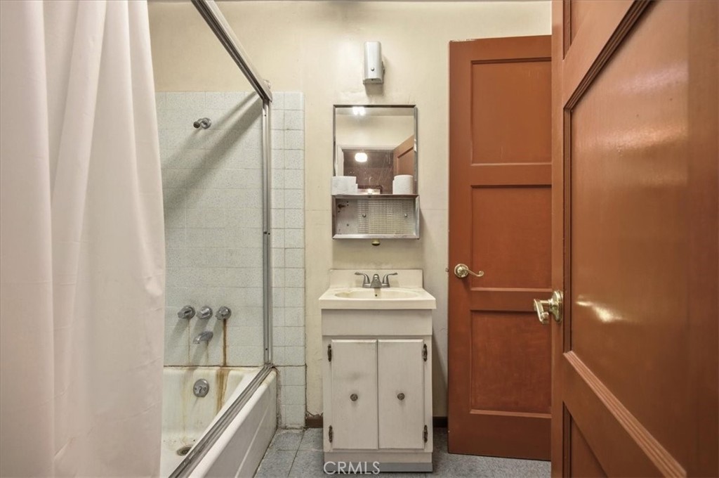 249 N 10th