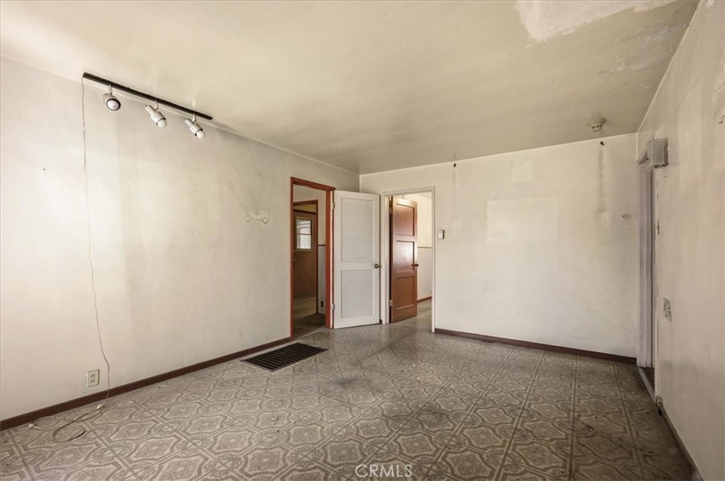 249 N 10th