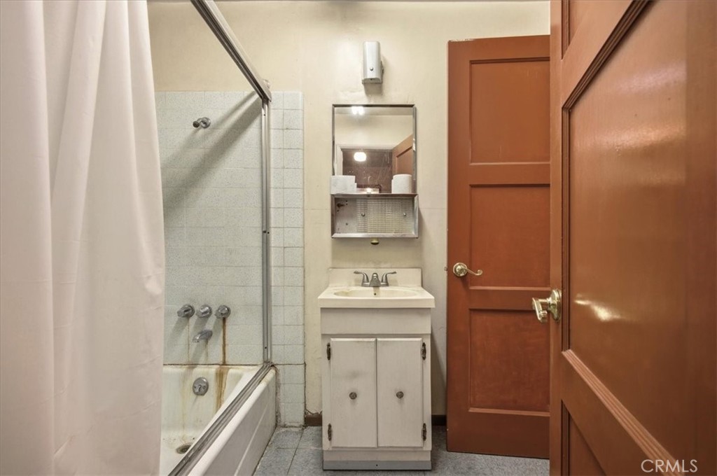 249 N 10th