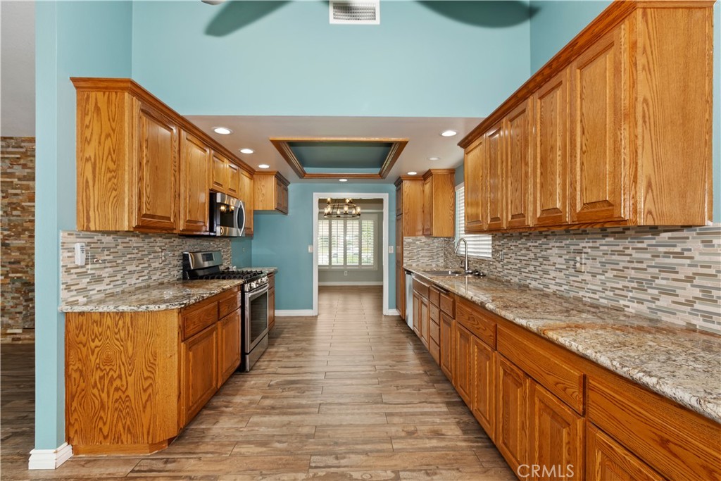 2720 Lexington