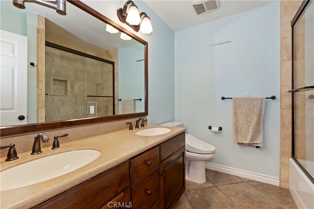 2720 Lexington