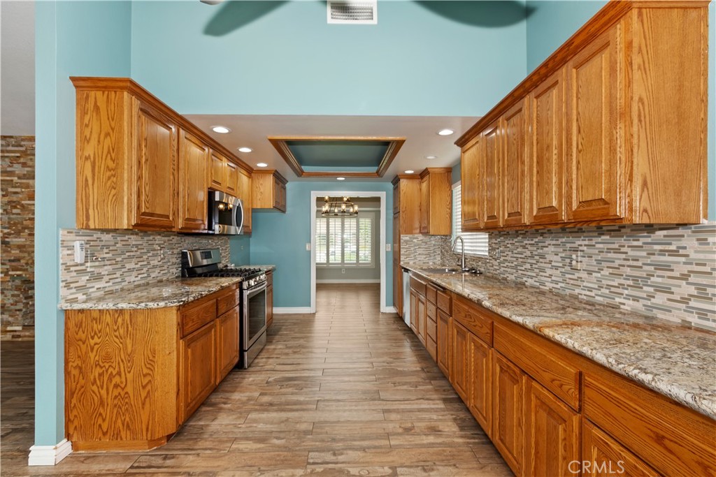 2720 Lexington