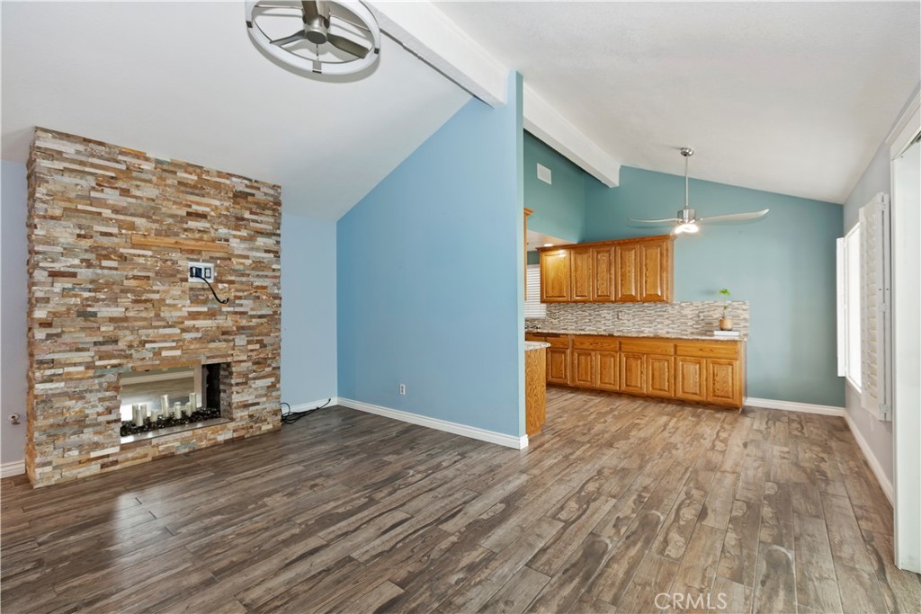 2720 Lexington