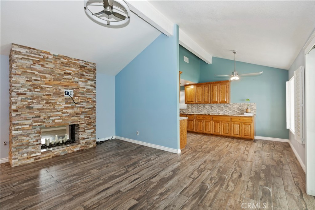 2720 Lexington