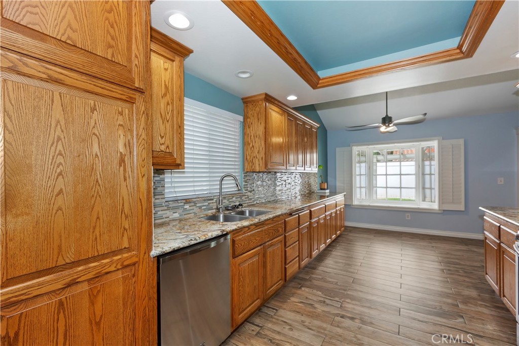 2720 Lexington