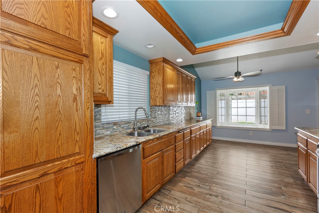 2720 Lexington