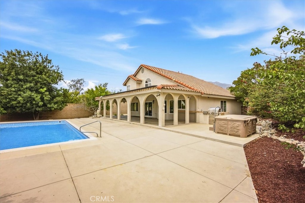 1592 Evergreen