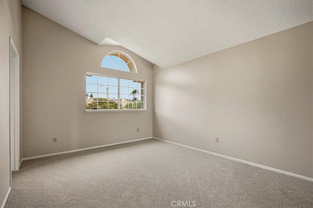 1592 Evergreen