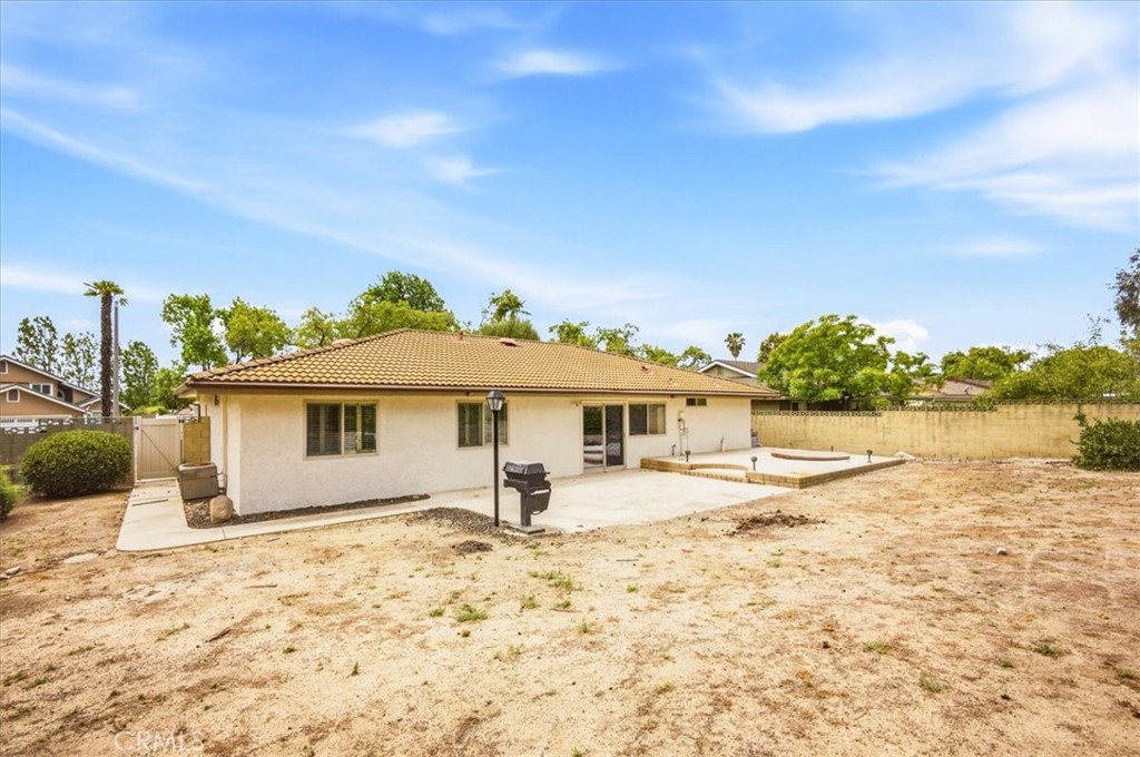 929 W Pinto Court