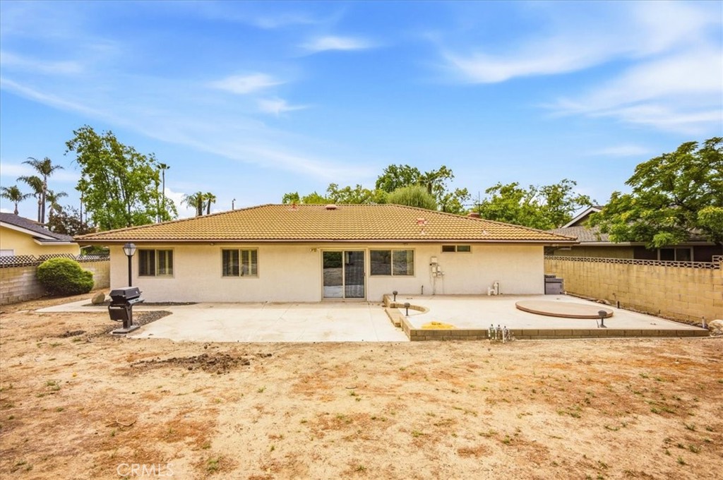 929 W Pinto Court