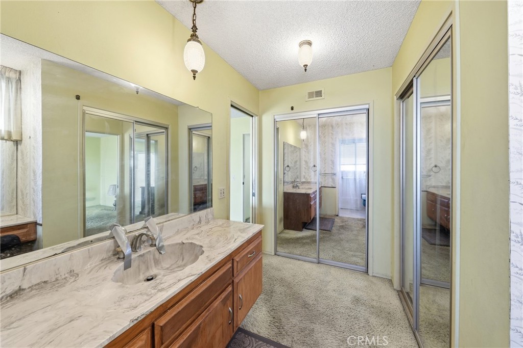 12540 Mount Holly