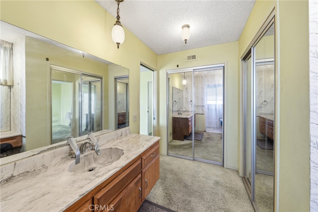 12540 Mount Holly