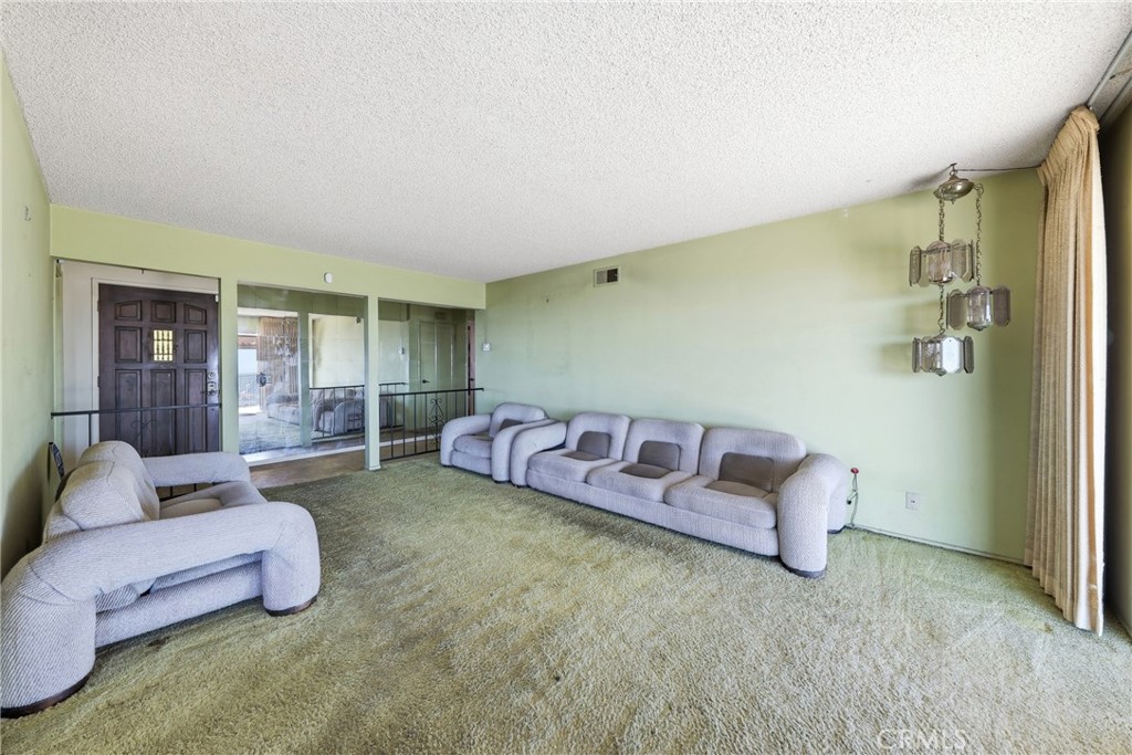 12540 Mount Holly