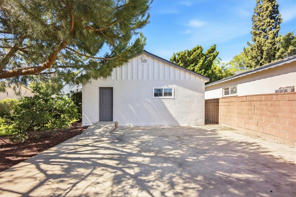 808 E Lemon
