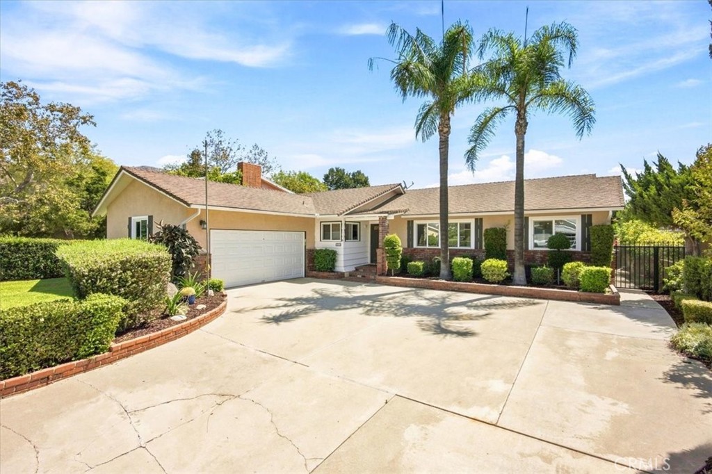 1034 N Soldano