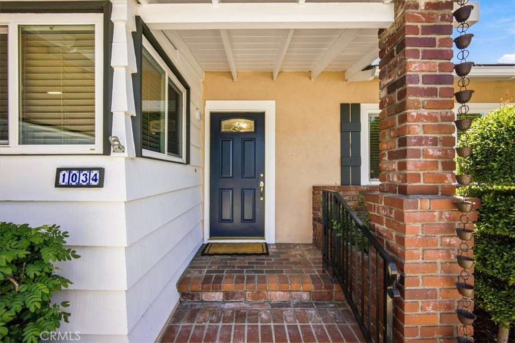 1034 N Soldano