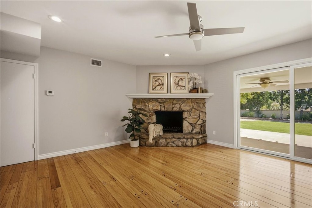 1034 N Soldano