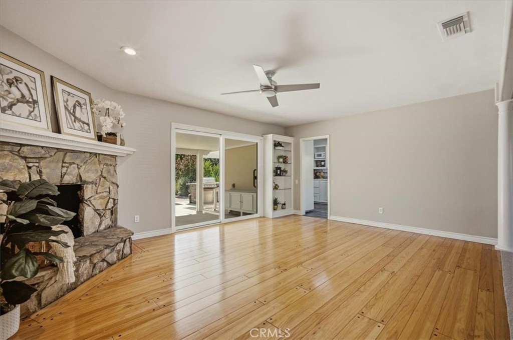 1034 N Soldano