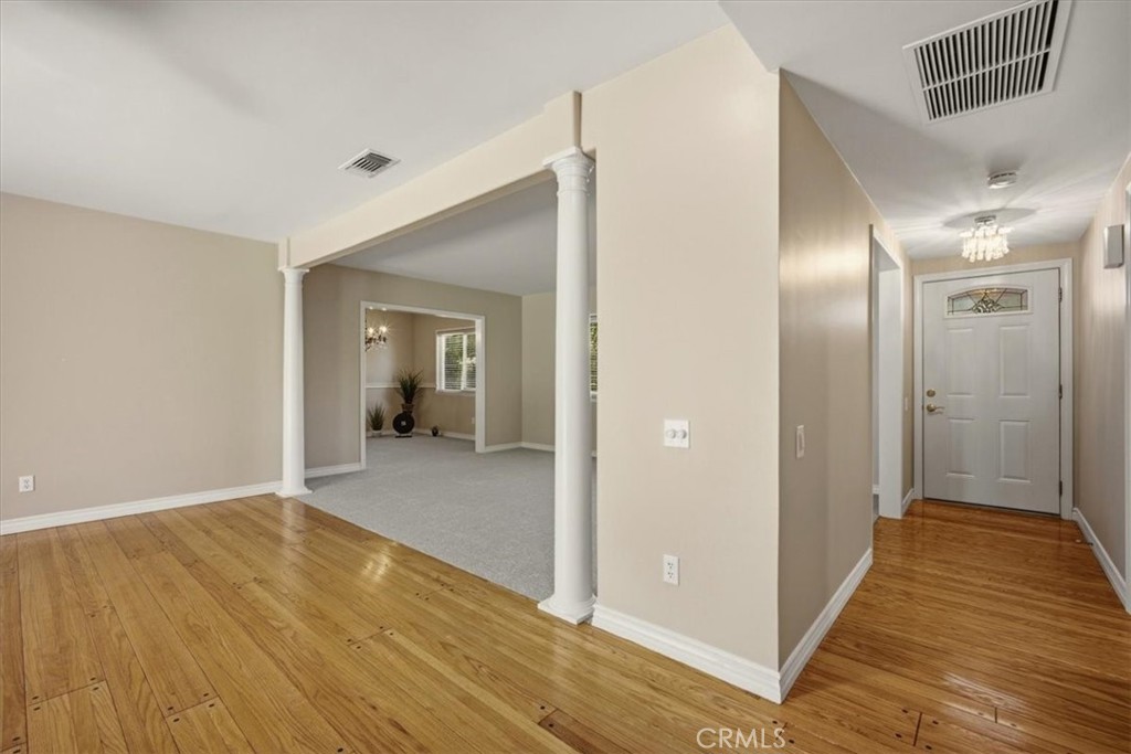 1034 N Soldano