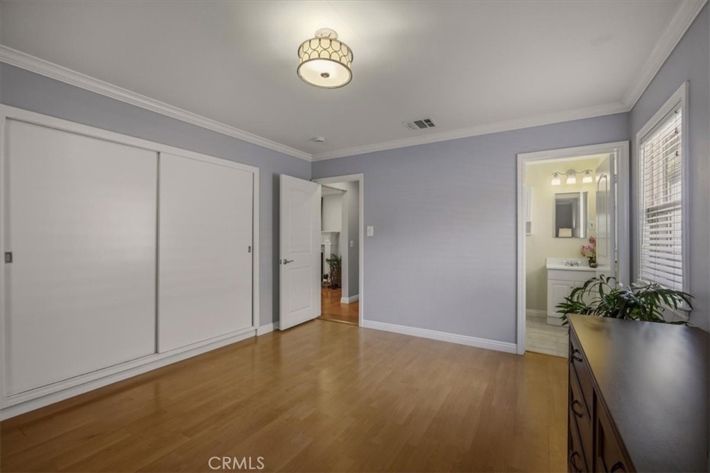 1175 Valley View