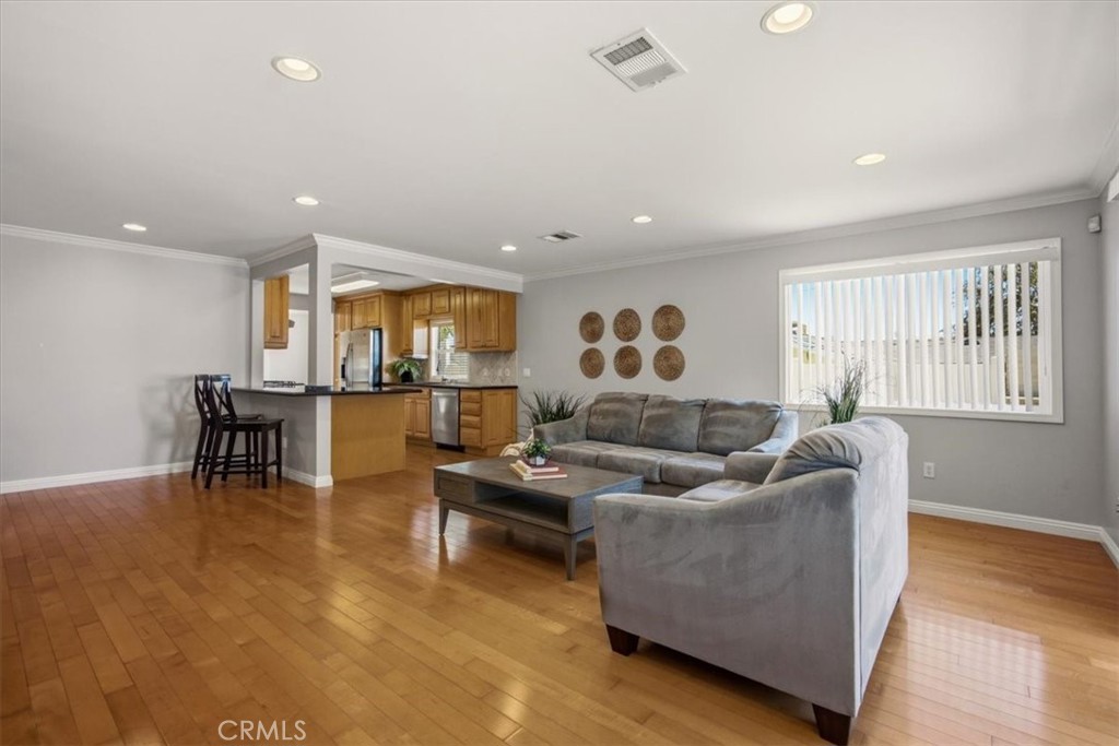 1175 Valley View