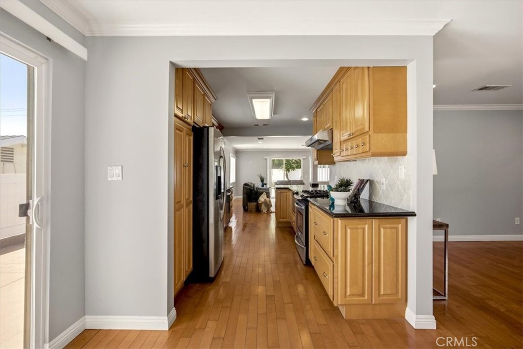 1175 Valley View