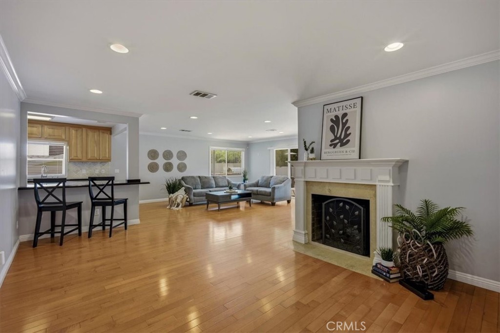 1175 Valley View