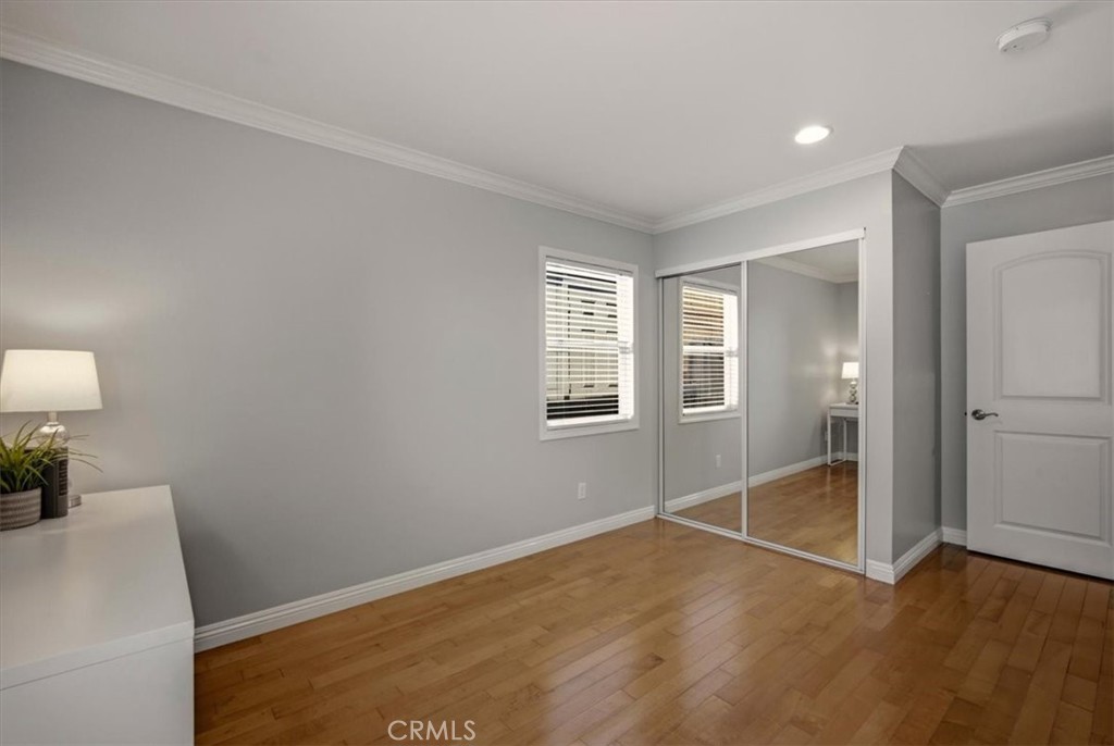 1175 Valley View