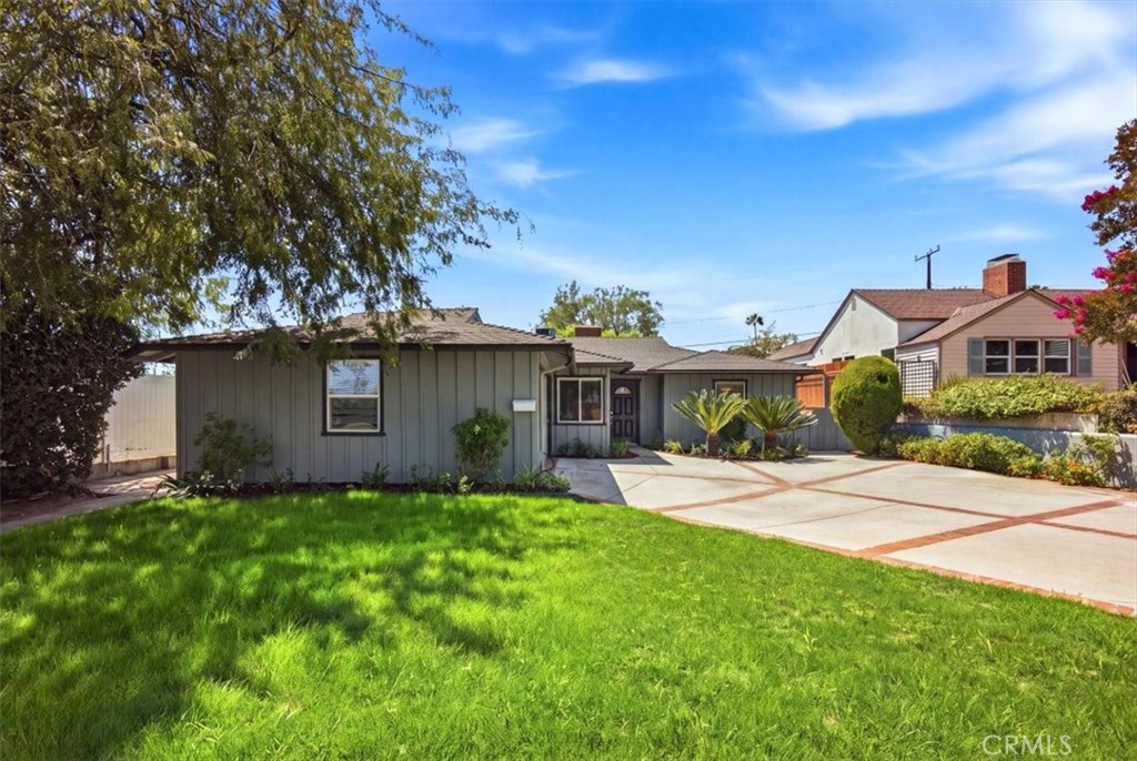 1175 Valley View