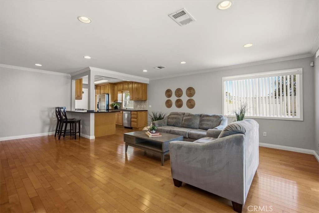 1175 Valley View