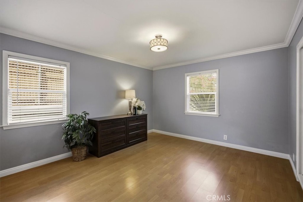 1175 Valley View