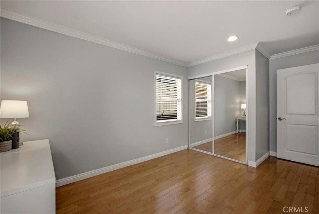 1175 Valley View