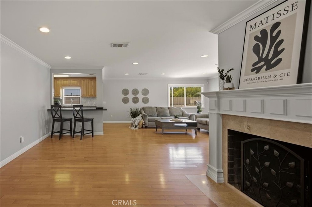 1175 Valley View