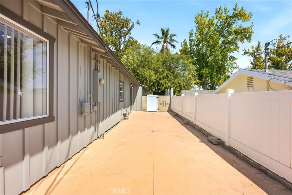 1175 Valley View