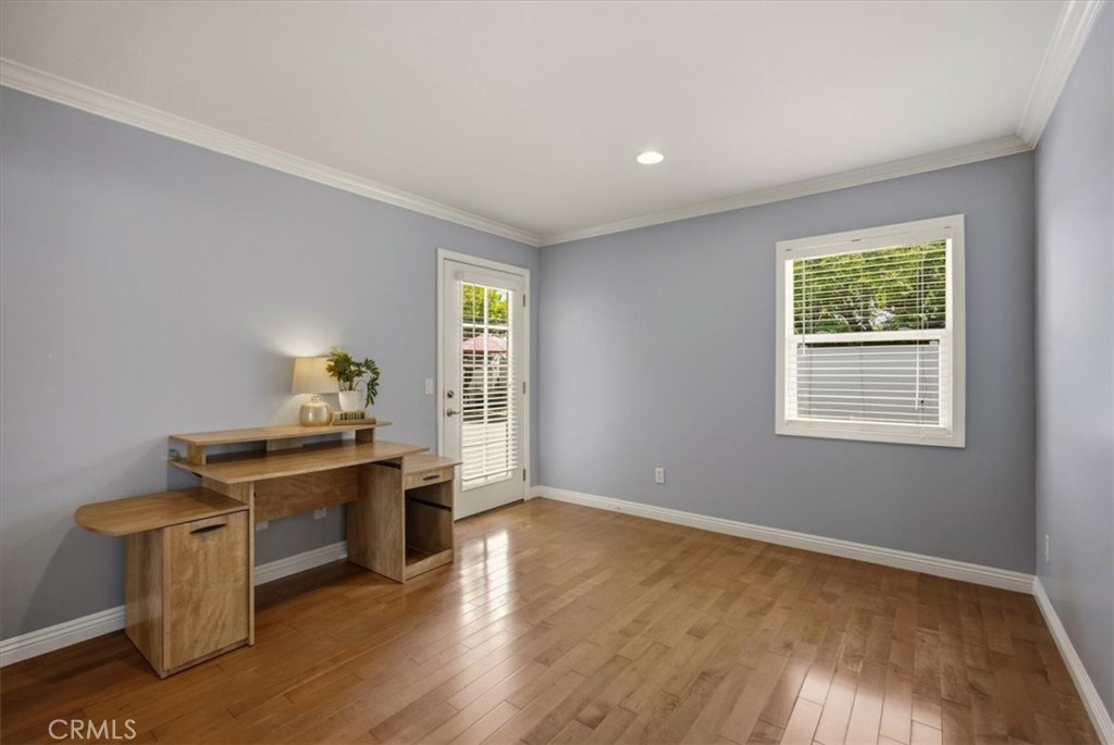 1175 Valley View
